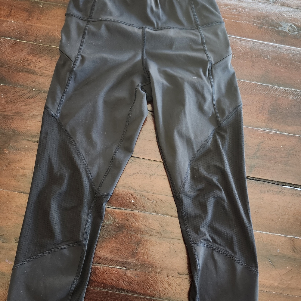 Athleta Black Crop Leggings